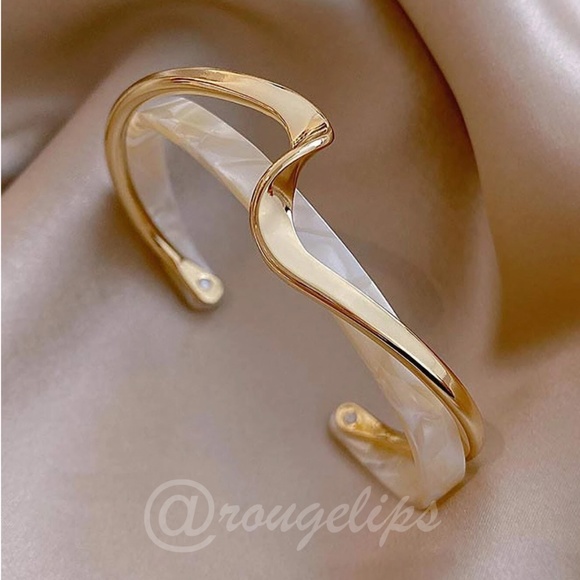 Rouge! Jewelry - Gold Tone Twist Cuff Bracelet